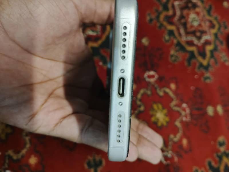 Apple iPhone 17 Pro Max 4