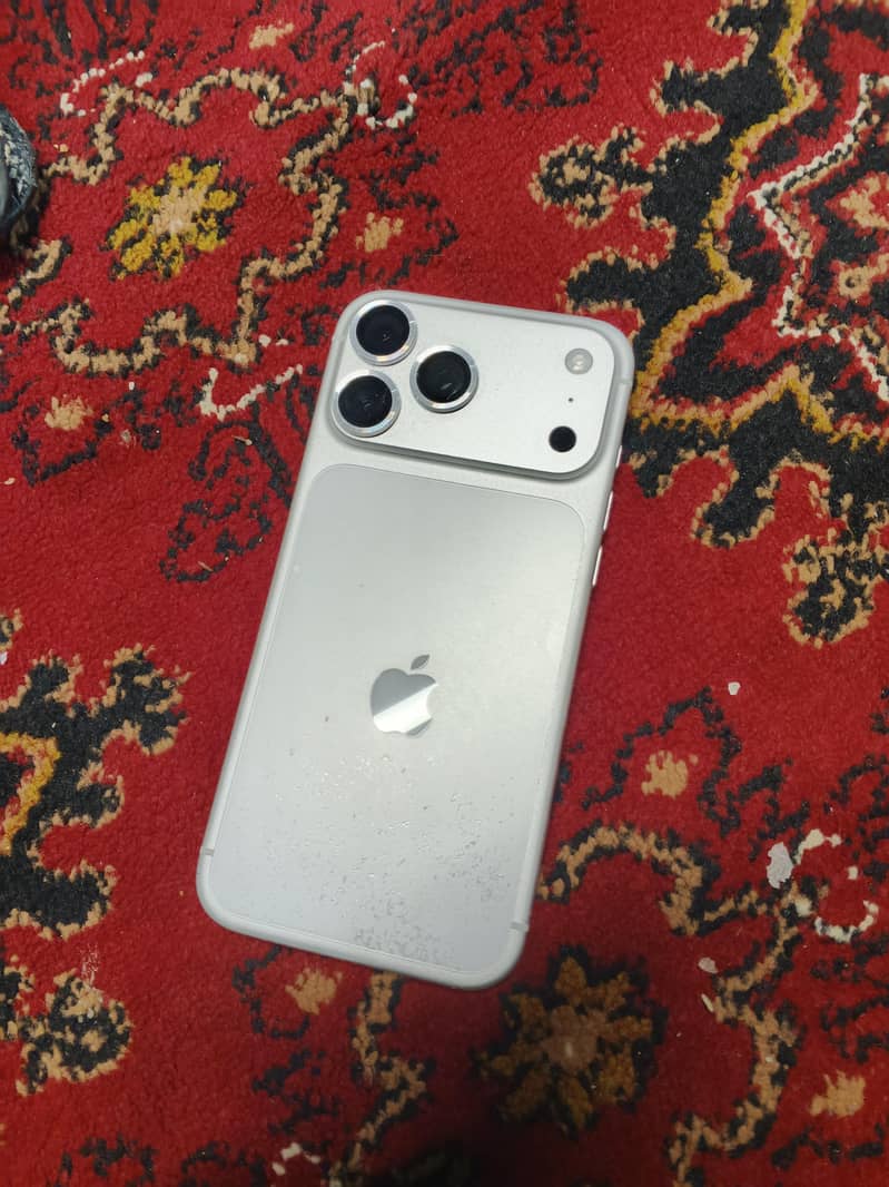 Apple iPhone 17 Pro Max 5
