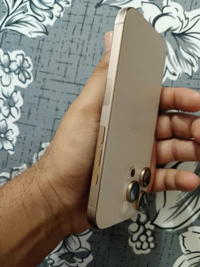 Apple iPhone 16 Pro  jv03214682570  Whatsapp par rabata kry es nber pa