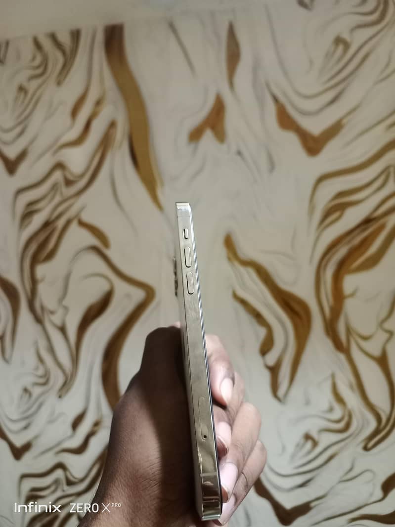 Apple iPhone 12 Pro 2
