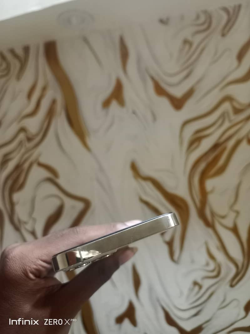 Apple iPhone 12 Pro 3