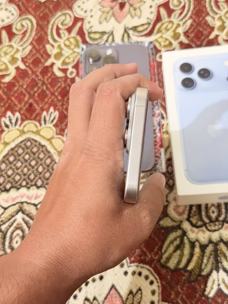 Apple iPhone 15 Pro Max 1