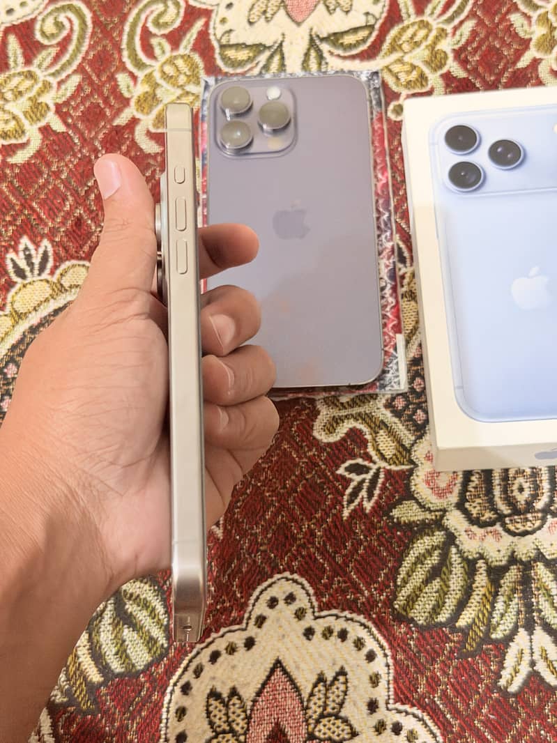 Apple iPhone 15 Pro Max 5
