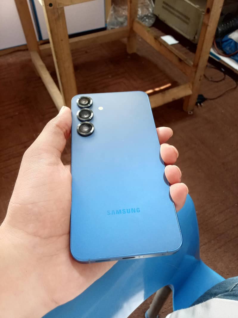 Samsung Mobile S25 Plus 4