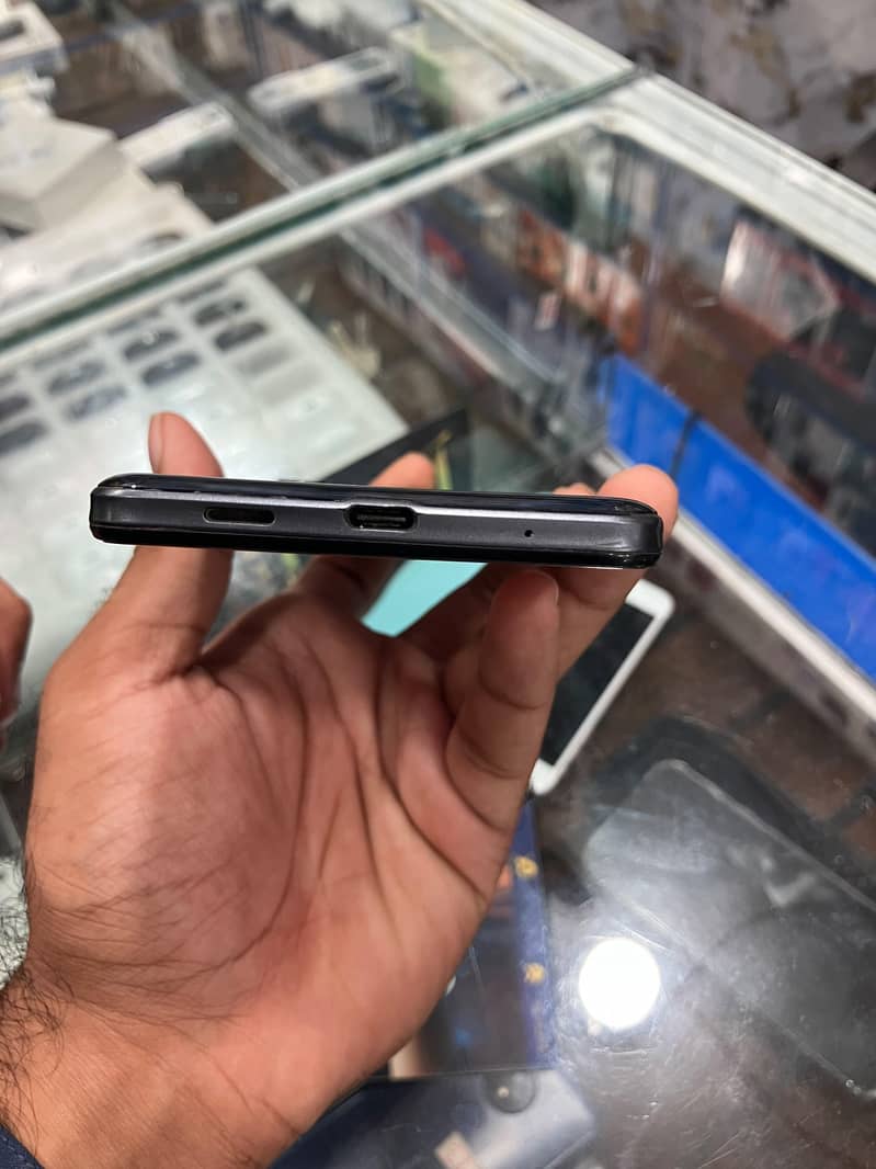 Sharp Aquos Zero 5G Basic 4