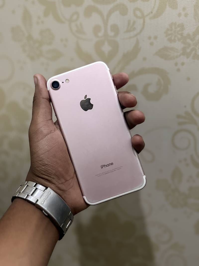 Apple iPhone 7 2