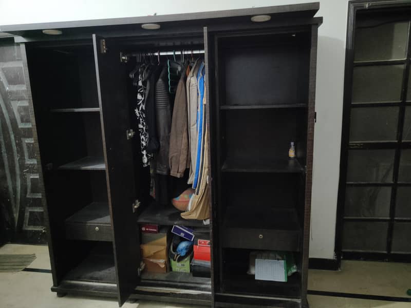 slide cupboard 1