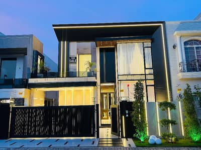 10 MARLA BEAUTIFUL DESIGNER HOUSE FOR SALE