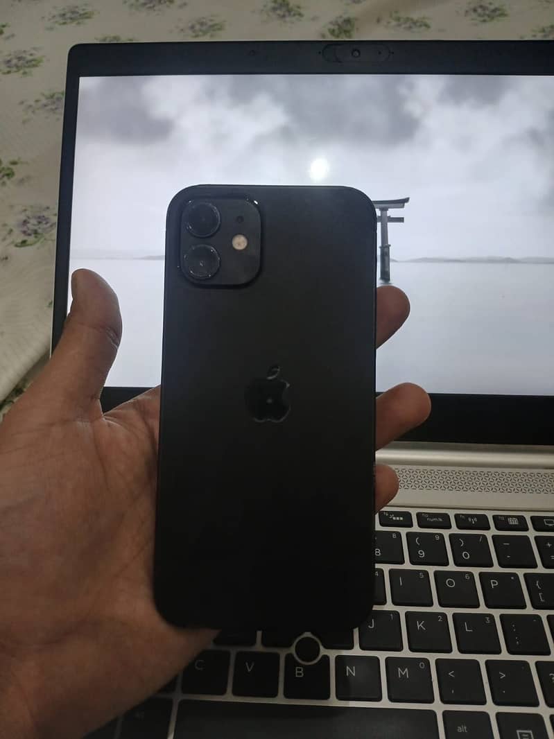 Apple iPhone 12 7