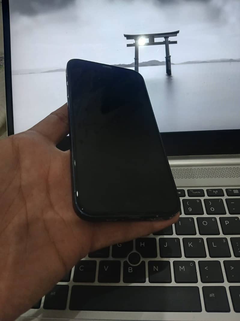 Apple iPhone 12 8