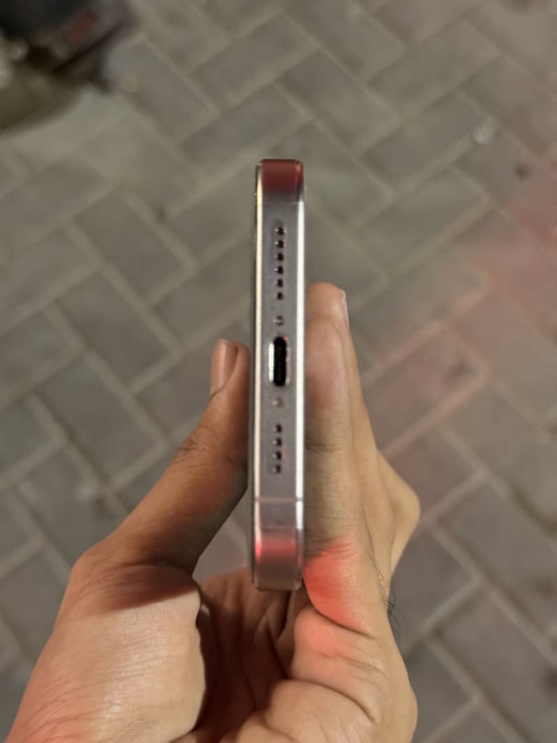 Apple iPhone 15 Pro Max 3