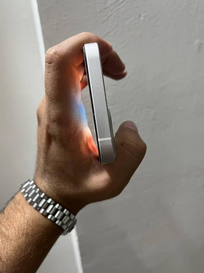 Apple iPhone 13 4