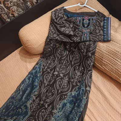Maria B linen suite with shawl