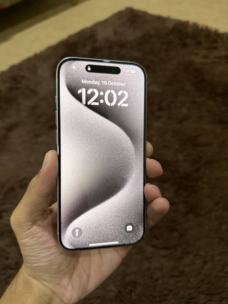 Apple iPhone 15 Pro 3