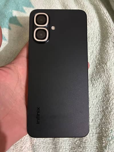 Infinix smart 10 box available 1 month warranty Baki hai abbhi
