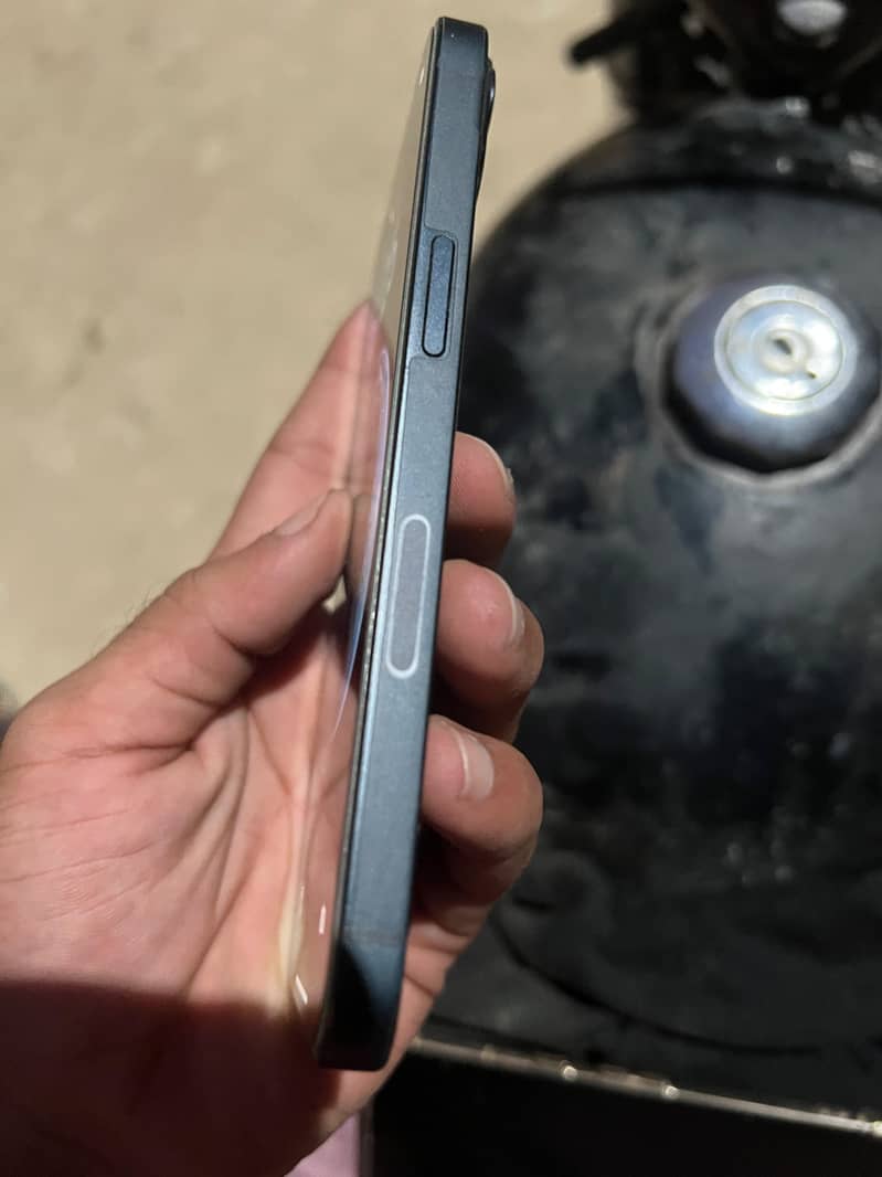 iPhone 13 Waterpack 2