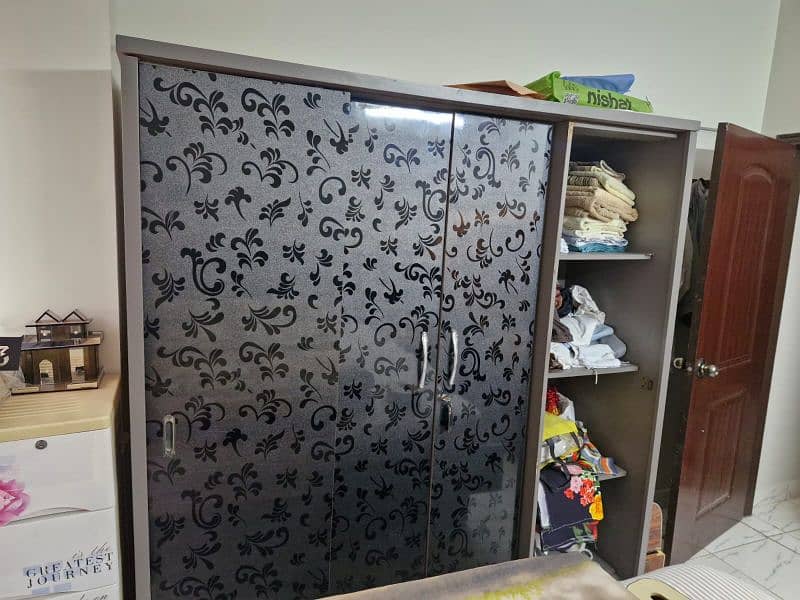 Almirah/Wardrobe 0