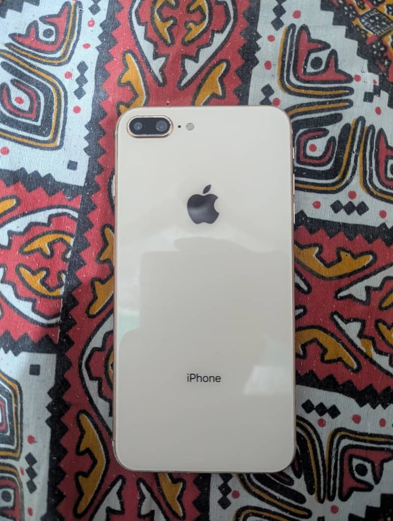 Apple iPhone 8 Plus 0