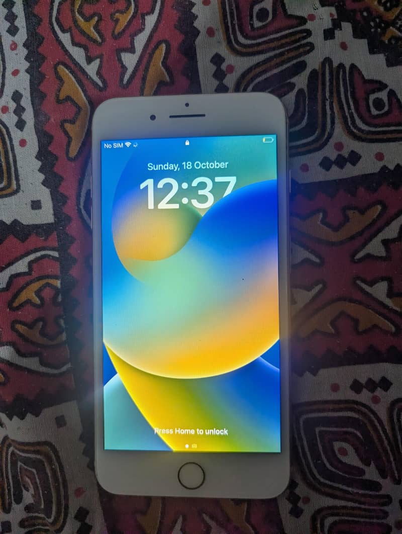 Apple iPhone 8 Plus 1
