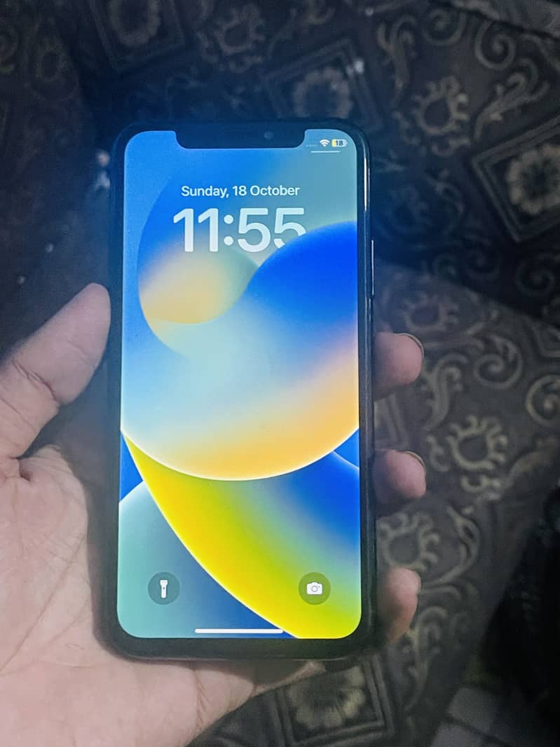 Apple iPhone X EXCELLENT CONDITION 4