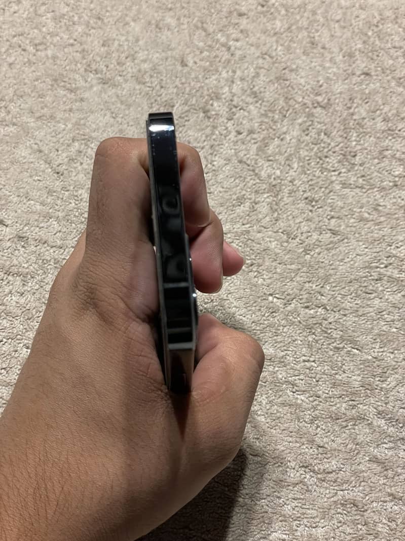 Apple iPhone 12 Pro 4