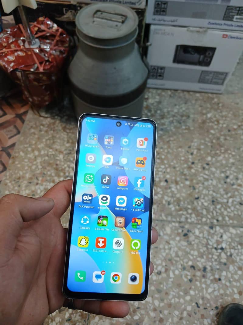 Tecno Spark 10 Pro 6