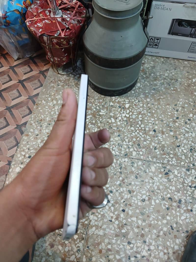 Tecno Spark 10 Pro 8