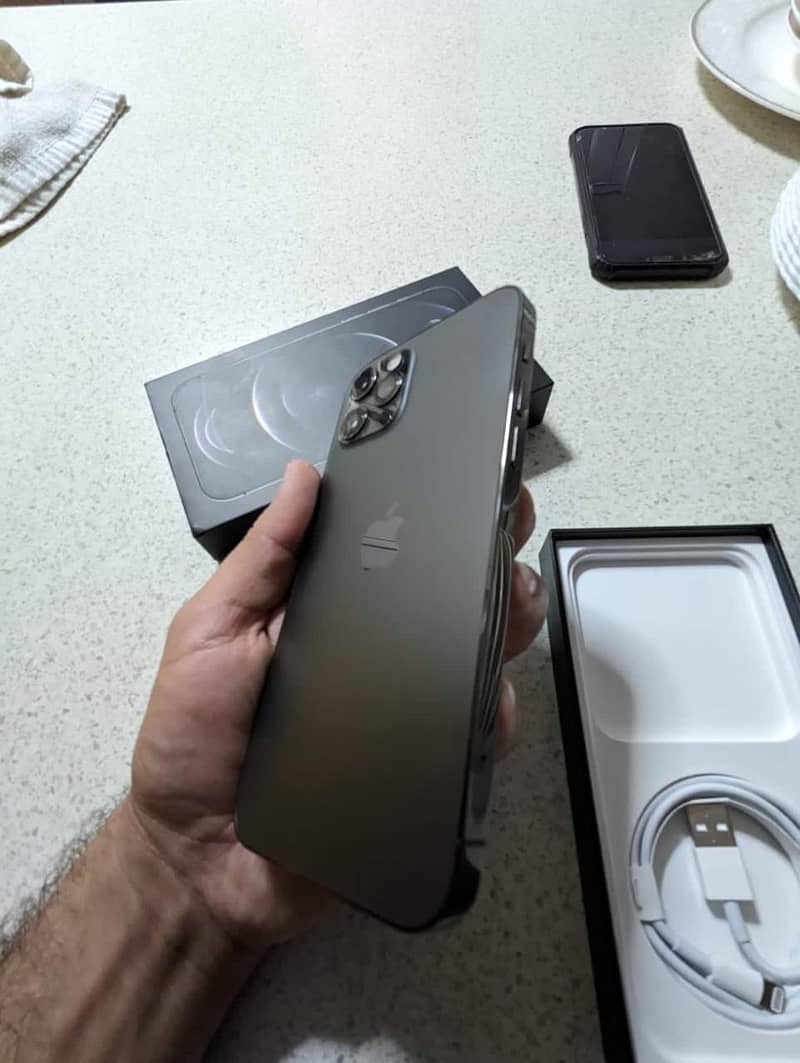 Apple iPhone 12 Pro 2