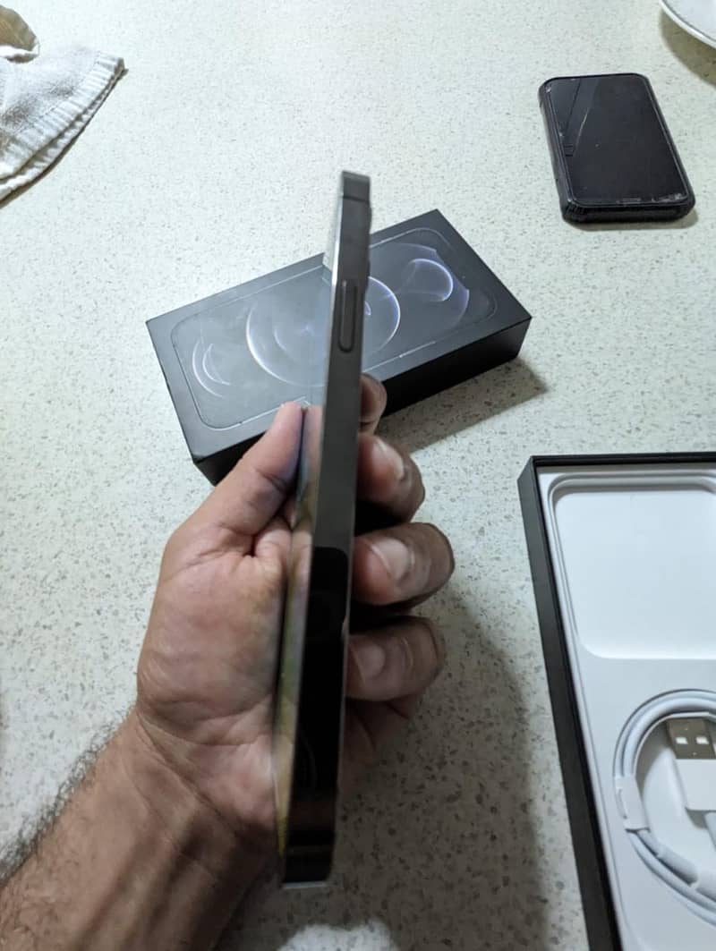 Apple iPhone 12 Pro 3