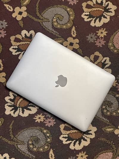 Apple MacBook pro 2015 8/256