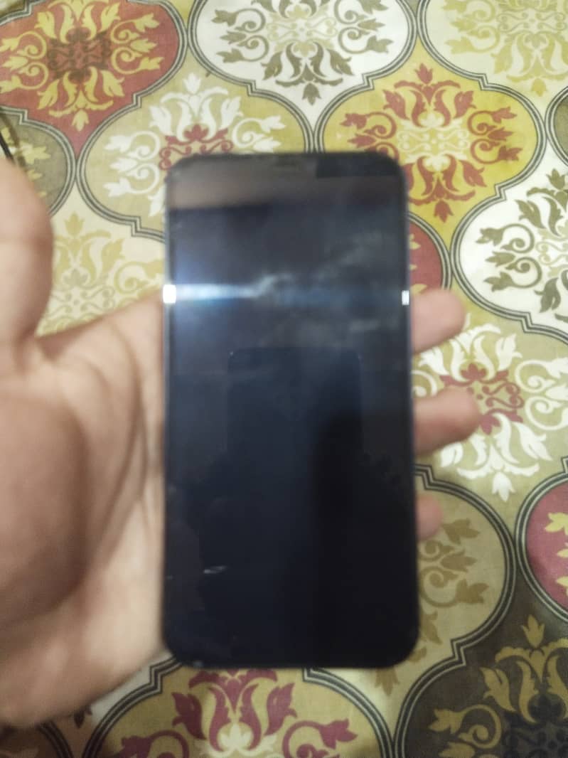 Apple iPhone 12 4