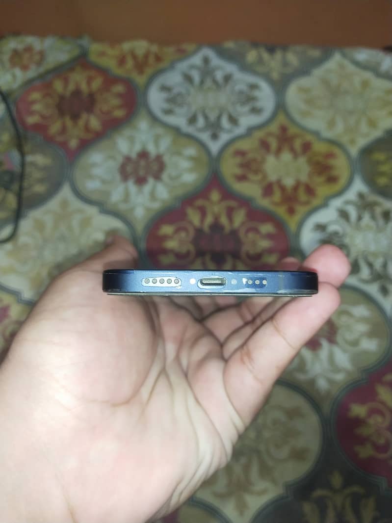 Apple iPhone 12 5