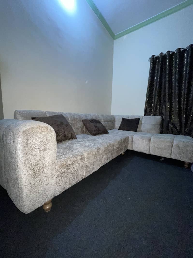 L Shaped sofa 0