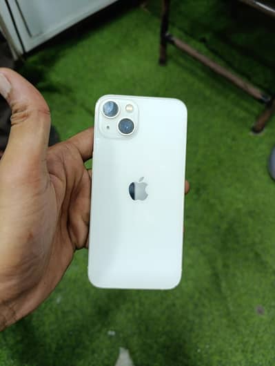 Apple iPhone 13