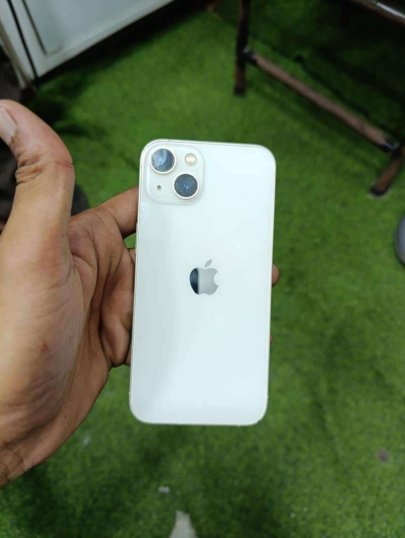 Apple iPhone 13 0