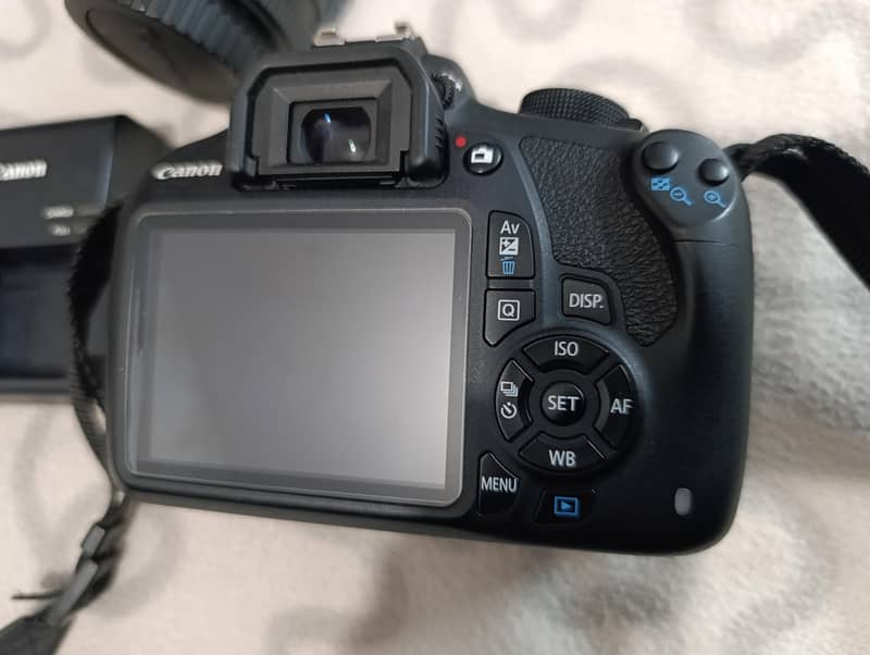 DSLR Camera 4