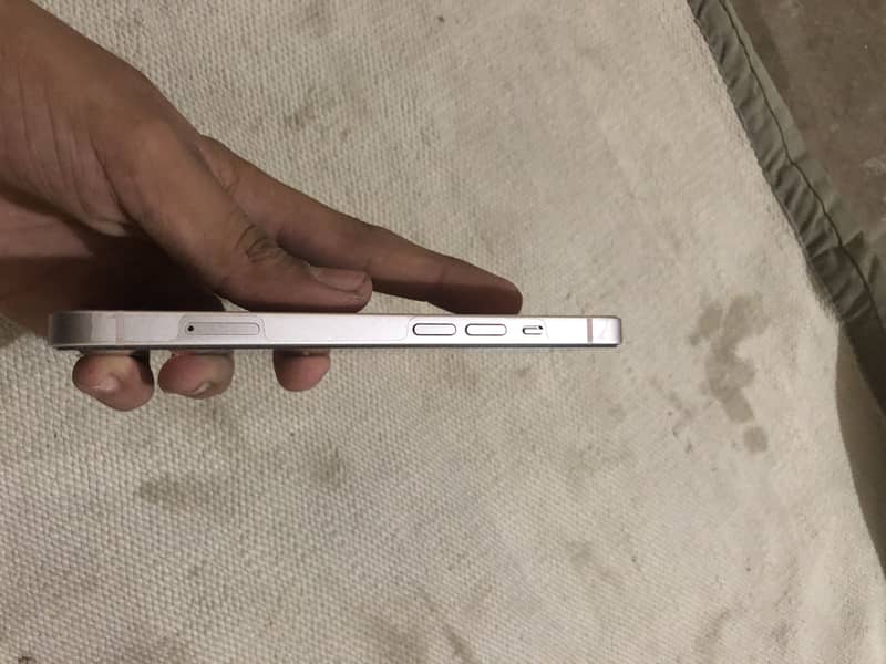 Apple iPhone 13 3