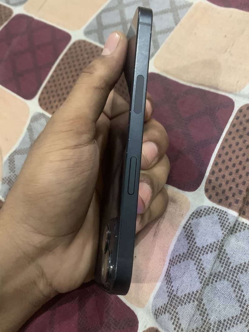 Apple iPhone 13 7