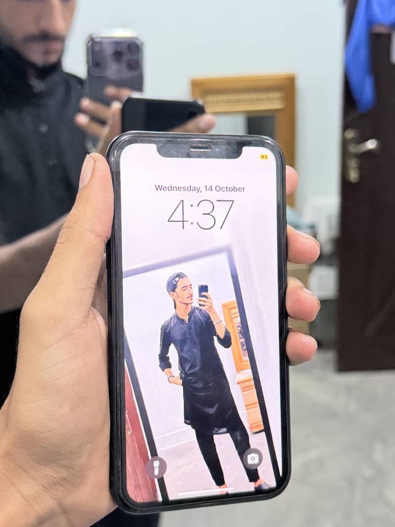 Apple iPhone XR 1