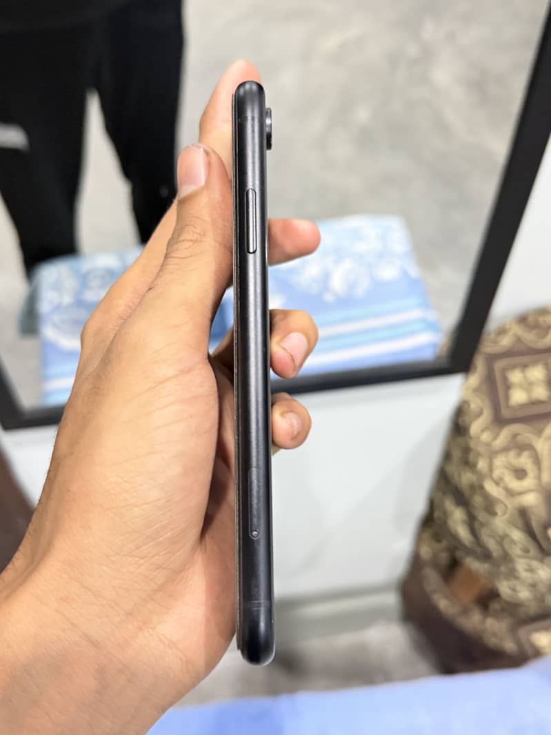 Apple iPhone XR 2