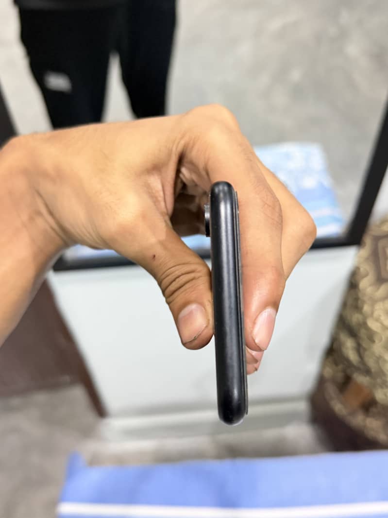 Apple iPhone XR 4