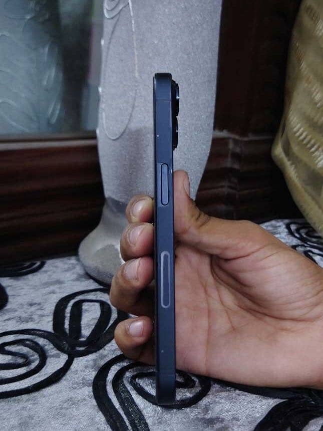iPhone 14 3