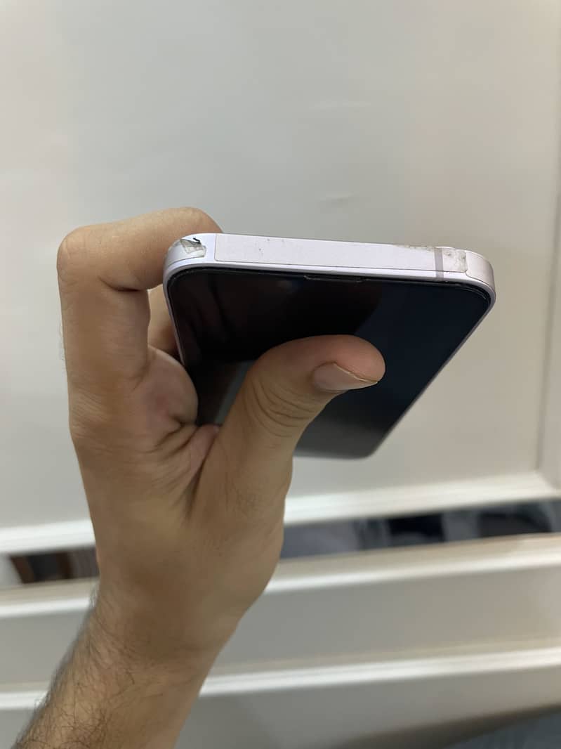 Apple iPhone 14 3