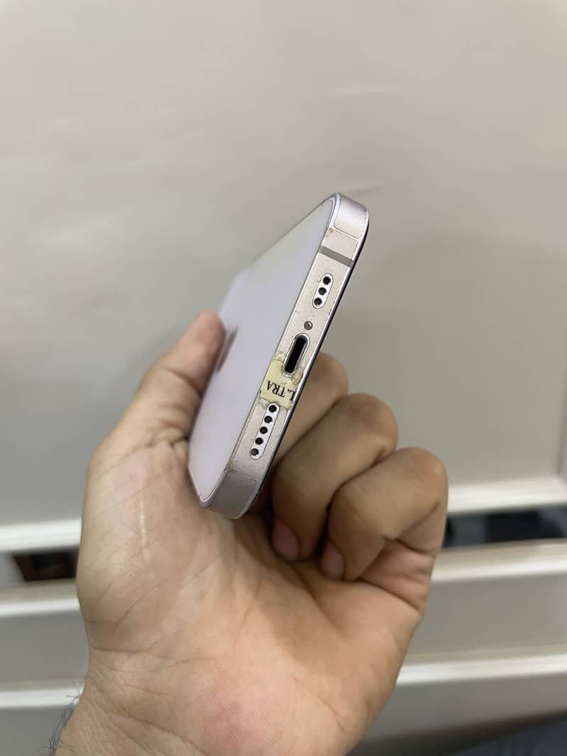 Apple iPhone 14 4