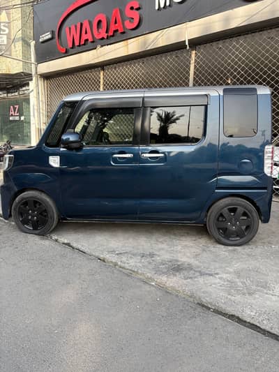 Daihatsu Wake 2015