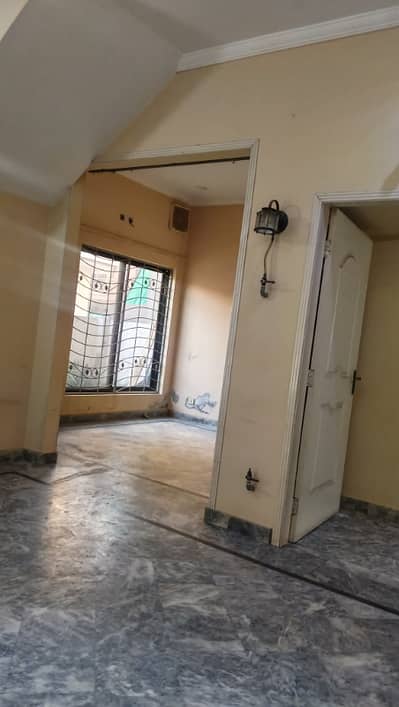 5 MARLA LOWER PORTION AVAILABLE FOR RENT IN GULSHAN E LAHORE NEAR WAPDA TOWN PHASE 1