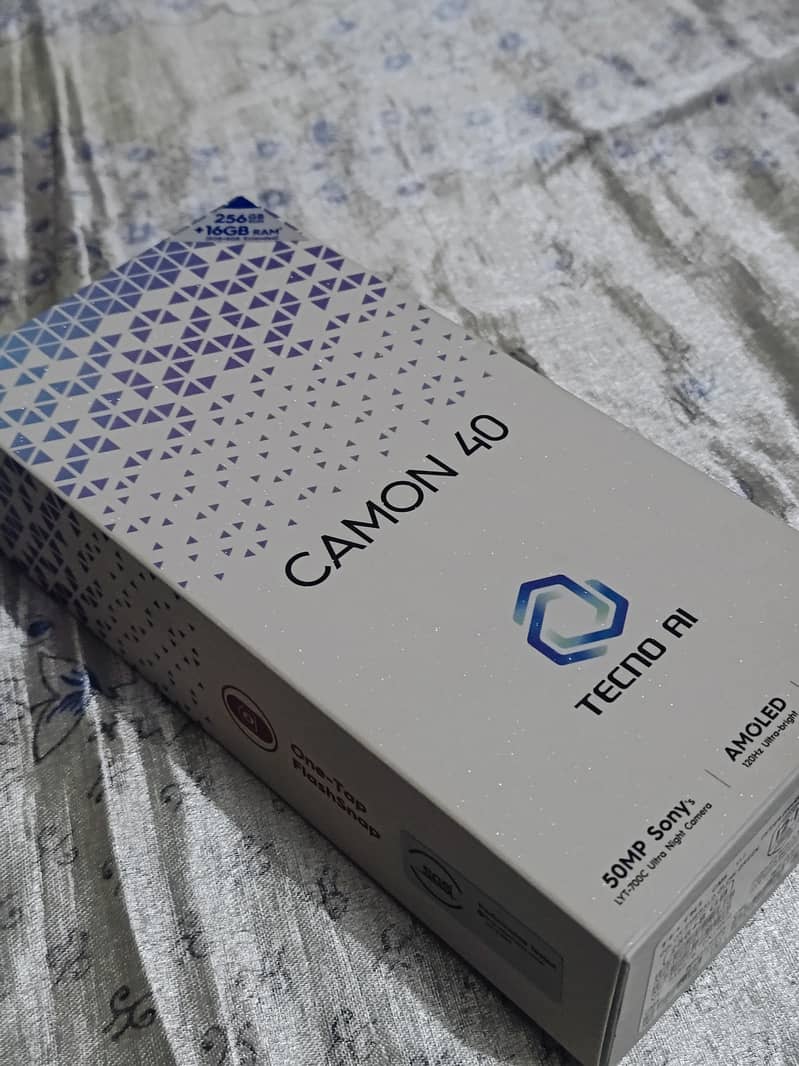 Tecno CAMON 40 1
