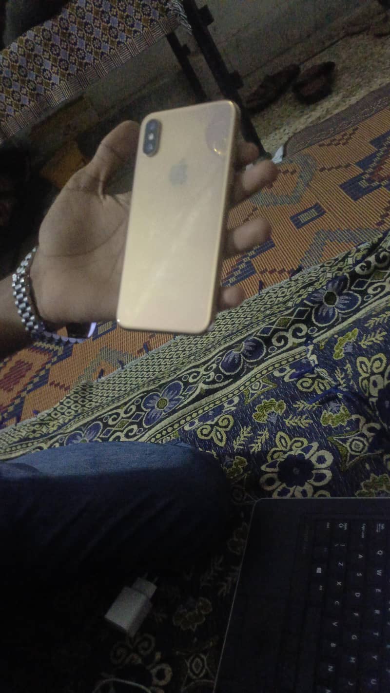 Apple iPhone XS 1