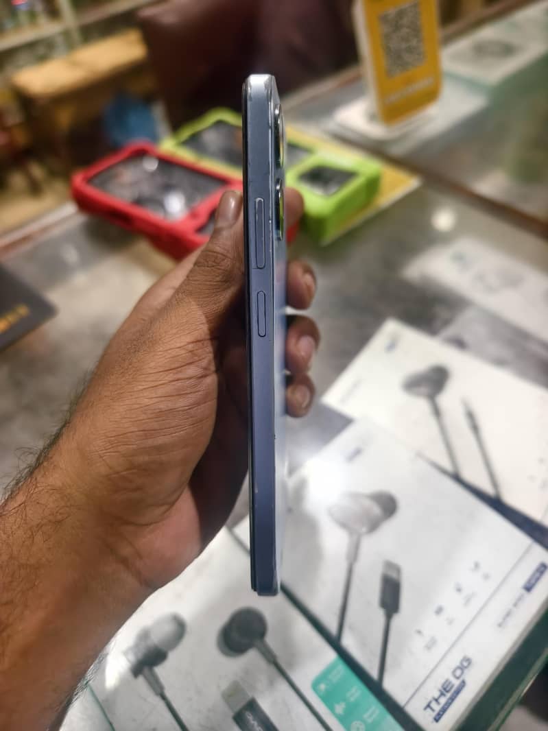 Realme Note 60 10