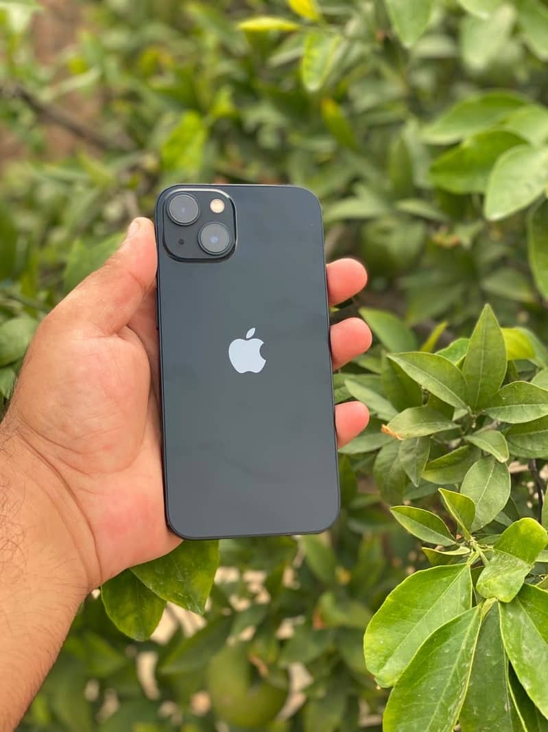 Apple iPhone 13 2